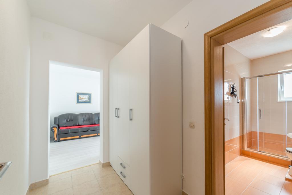 Apartments Brekalo Pakostane Luaran gambar