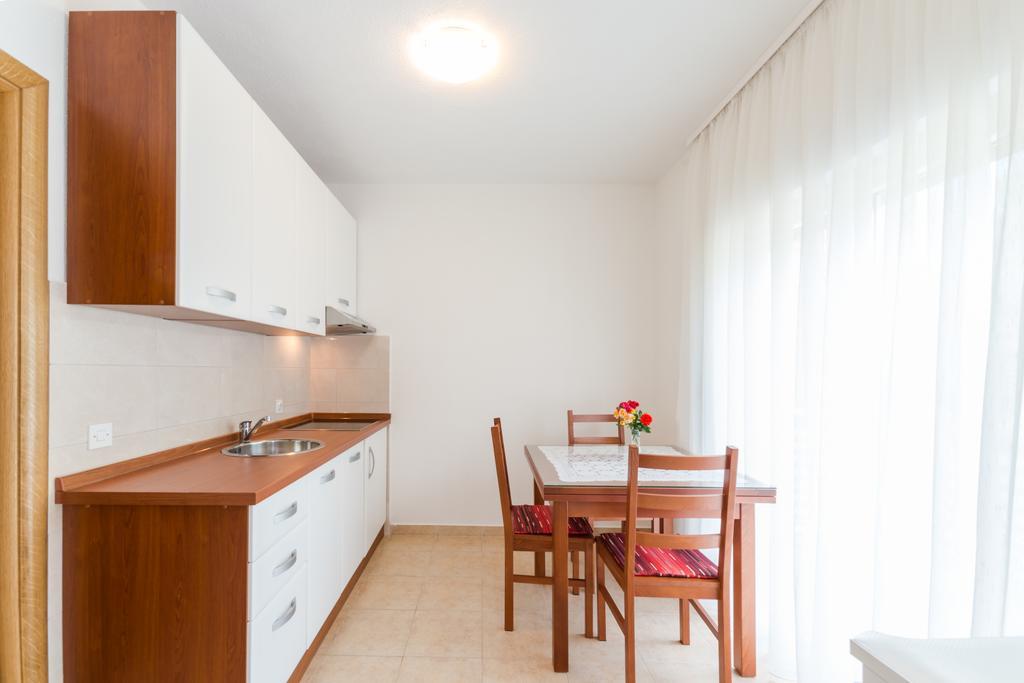 Apartments Brekalo Pakostane Luaran gambar